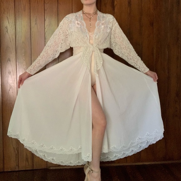 Dramatic 1980s Peignoir, Full Length, Lace Tie Front, Flora Nikrooz - Picture 6 of 16